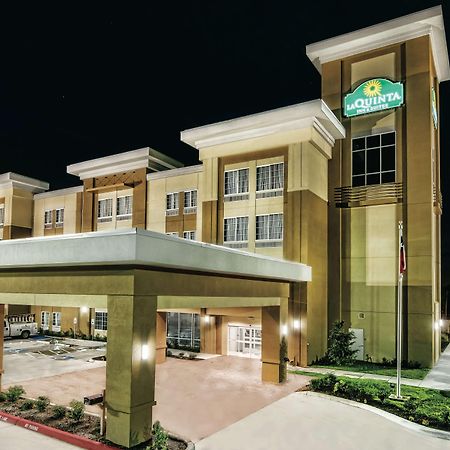 La Quinta By Wyndham Victoria - South Hotel Exterior photo